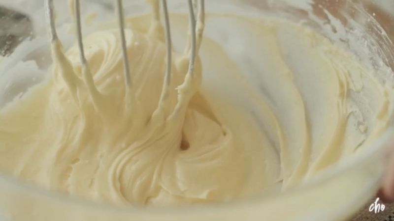 更酥松好吃的糖霜饼干底的做法操作步骤第1步：黄油软化加入糖粉盐搅匀