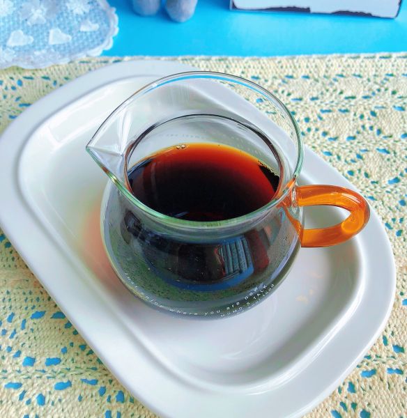 治愈系饮品❗️蔓越莓生椰拿铁的做法操作步骤第3步：自制一杯黑咖啡。
