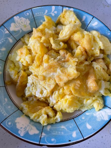 蒜苔炒鸡蛋的做法操作步骤第1步：鸡蛋炒熟，盛出备用