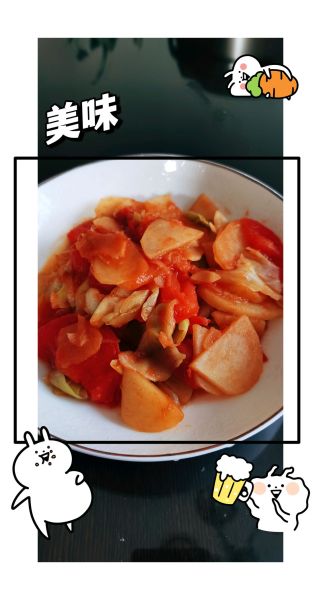 什锦蔬菜的做法操作步骤第2步：将圆白菜番茄和土豆片用橄榄油烹饪熟即可