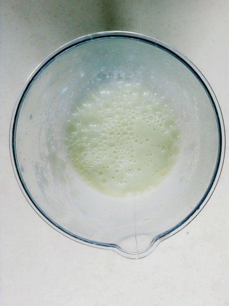 黄瓜苹果酸奶汁的做法操作步骤第3步：打成果汁即可