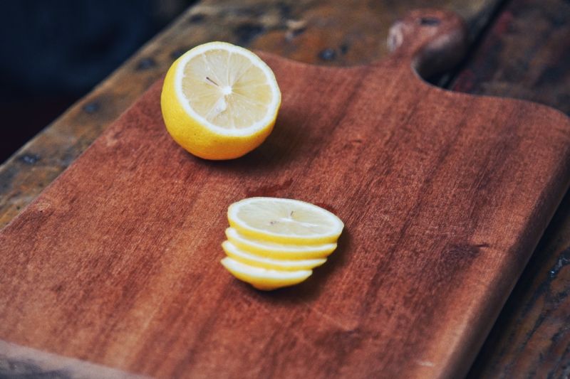 柠檬玫瑰生姜饮的做法操作步骤第3步：柠檬切片
