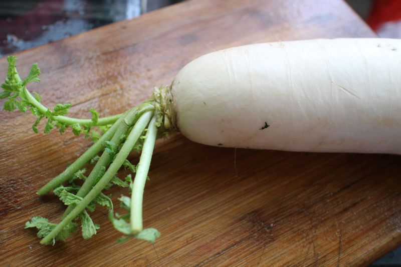 猪肺萝卜汤的做法操作步骤第2步：萝卜用半根