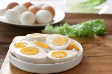 多吃鸡蛋好？提醒中老年人：天冷要吃“入冬5珍”，营养足身体棒图片