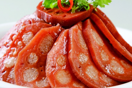 “冬吃藕，赛吃肉”！分享个最好吃的做法，不炒不炸，香甜又软糯图片