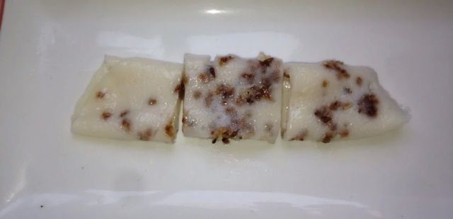 潮州美食文化之功夫茶和各色各样潮味小吃的做法操作步骤第4步：菜脯果条卷